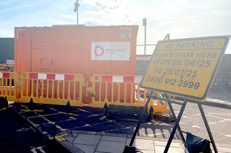 Parking restrictions and road closures will impact road users in Teignmouth as Wales and West Utilities replace gas pipes