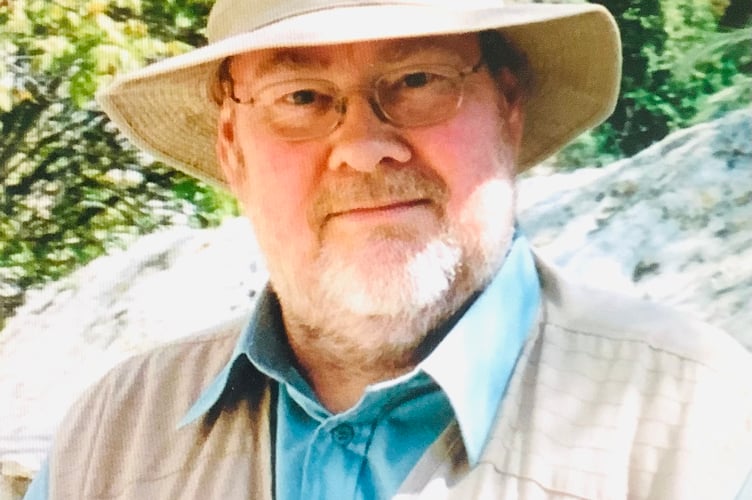 Former Mid Devon Advertiser chief reporter Brian Thomas has died aged 78. 