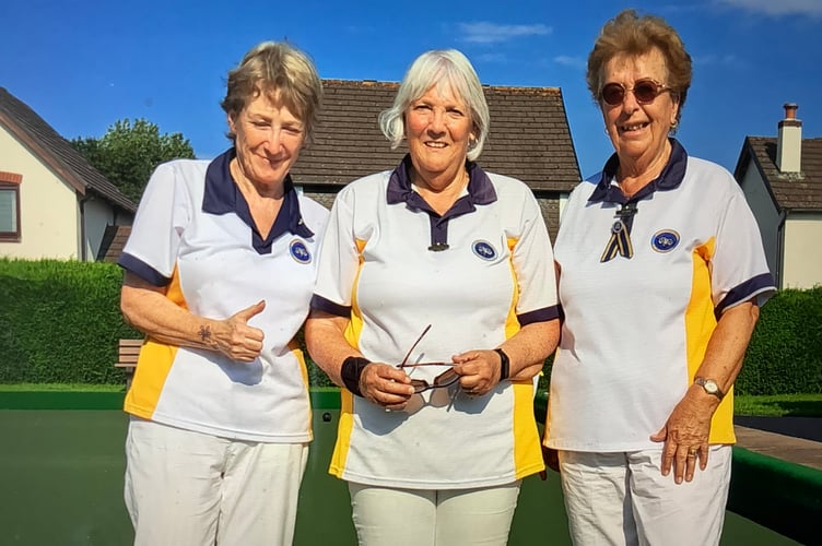 KBC lady captain Margaret Sole (middle) with 2 bowlers V Paignton Lizzy Maynard (left) & Debbie Dobing.