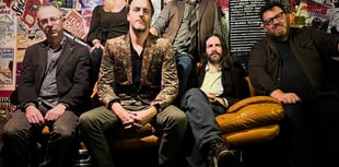 No left tunes with this folk combo