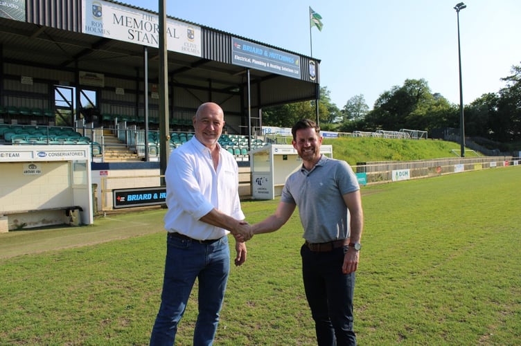 Matt Cusack arrives at Buckland Athletic