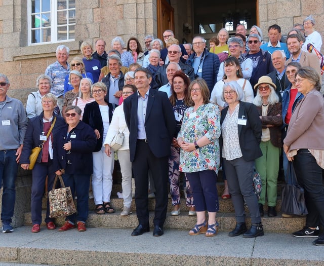 Twinners strengthen towns ties