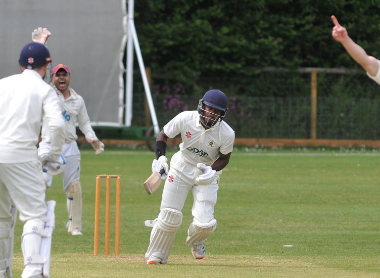 Devon Cricket League B Division. Abbotskerswell versus Stoke Gabriel. Stoke appeal but Abbots' Harrison Vickery is safe
A one wicket win for Stoke with a final score of Abbotskerswell on 176/8 after 45 overs and Stoke Gabriel making 177/9 in 28.4 overs
