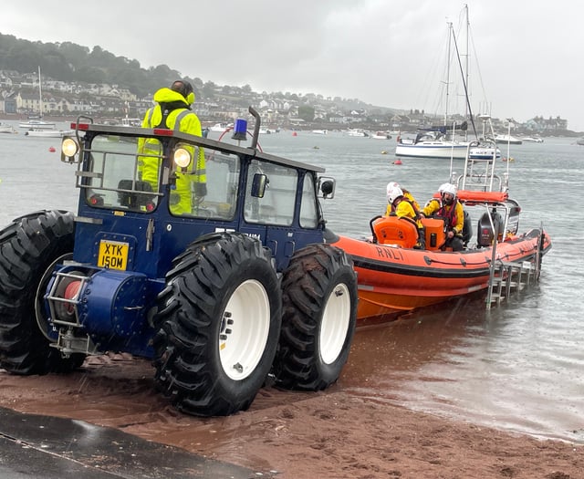 RNLI rescues kayaker off Babbacombe