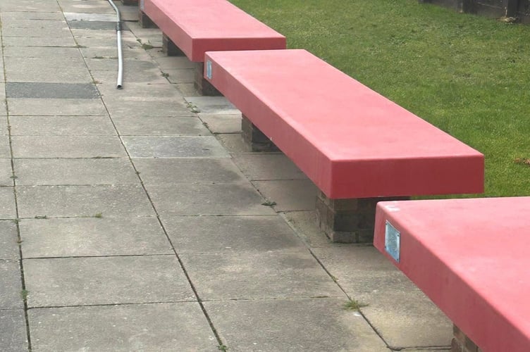 Kingsteignton Swimming Pool benches