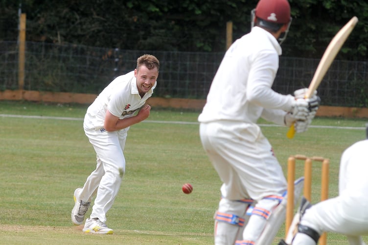 Devon Cricket League E  Division West. Abbotskerswell 2nd XI versus Dartington & Totnes 1st XI

Abbots' bowler Chris Brown

Abbotskerswell won the toss and elected to field with Dartington & Totnes making 148 all out after 40.4 overs. Abbots responded with 149/4 after 35.1 overs giving them a 6 wicket win