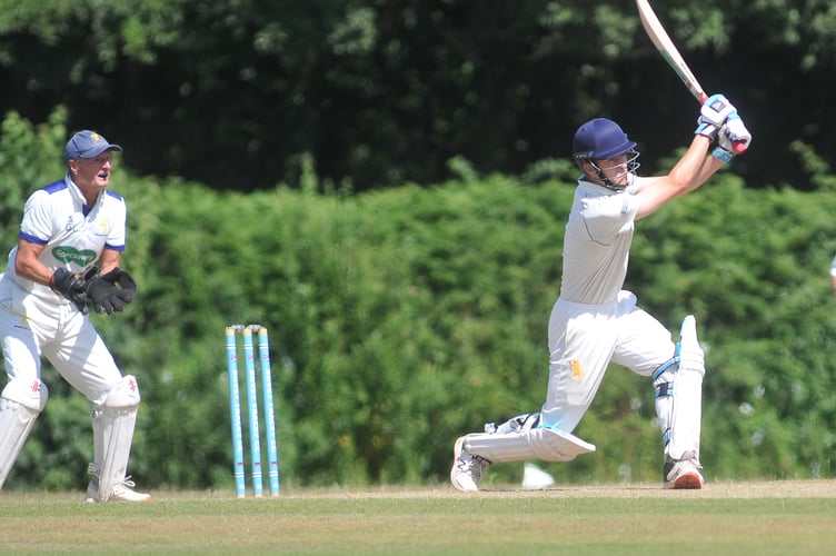 Devon Cricket League B  Division.  Bovey Tracey 2nd XI versus Braunton 1st XI. Bovey's Gethin Williams and Braunton 'keeper Steve Aston

A win for Bovey who made 273/8 after 45 overs. Braunton's response was 138 all put after after 30.4 overs