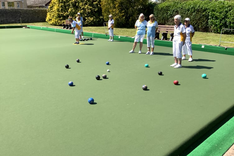 Kingsteignton ladies bowling action.