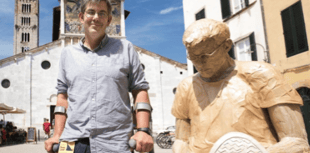 Sculptor Leads Creative Workshop 