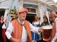 WATCH: See how they serve good ale in Ashburton