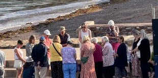 Dawlish vigil supports aid workers
