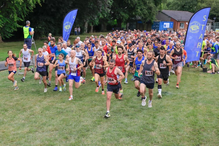 Teignbridge Trotters' Totnes 10k start