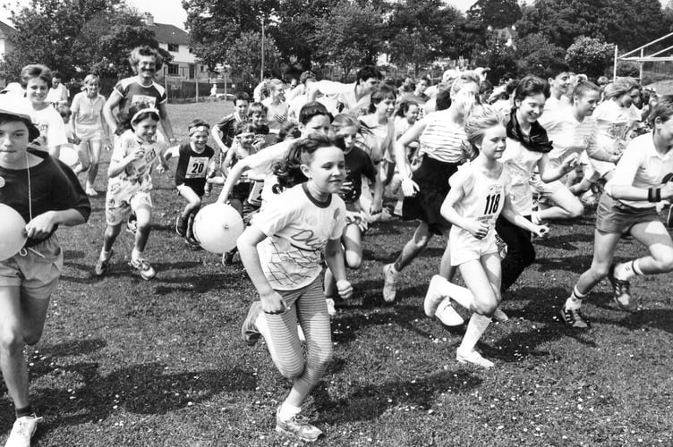 Start of Newton Abbot's Coombeshead College Fun Run in May 1989