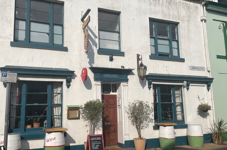 Lobster Lounge Teignmouth Ginmouth