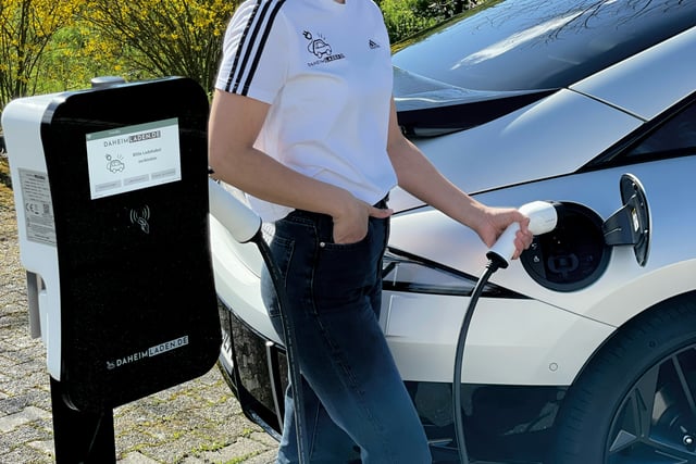 Caroline Snow | Why Young Drivers Choose EVs Over Petrol Cars