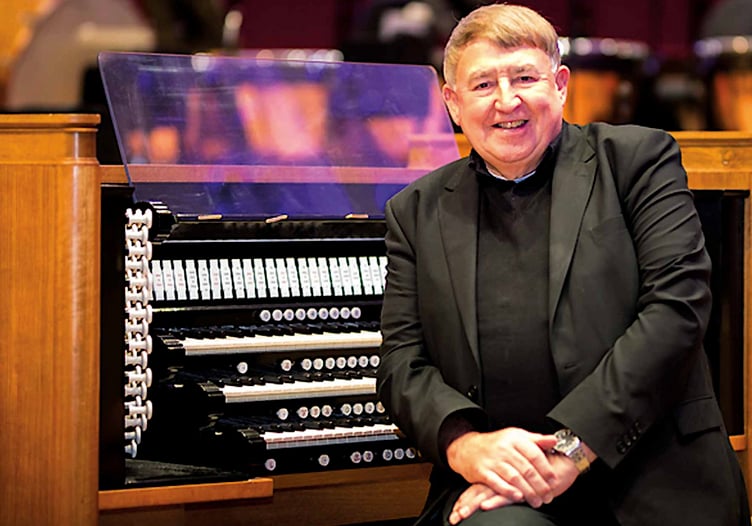 Organist Ian Tracey