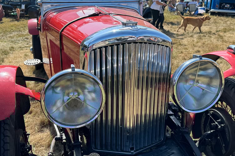A gleaming car at Chagford Show.  AQ 1089
