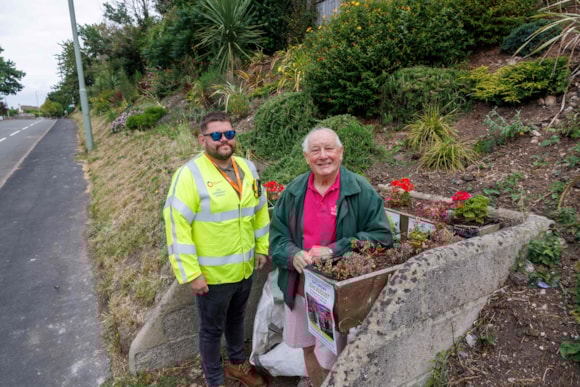 Kingskerswell blooms with £1,000 donation