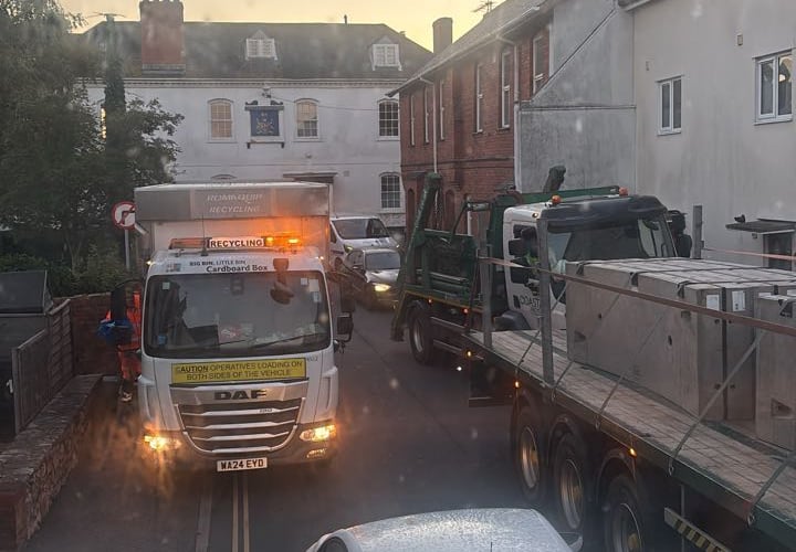 Photo showing traffic backing up at Starcross. Photo Dave King 