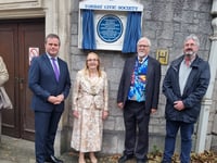 Blue plaque honours former Teignmouth bank manager