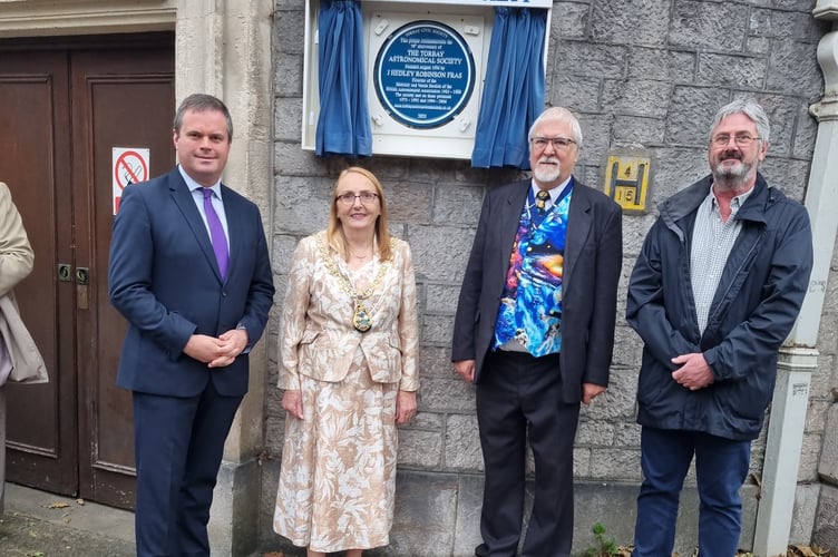 Teignmouth astronomer, the late J Hedley Robinson, has been honoured with a Blue Plaque