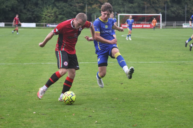 Bovey Tracey forward Ollie Aplin with eyes on the prize 