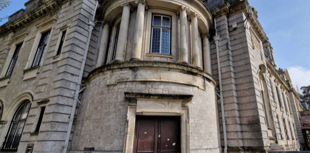 Taxi driver loses her licence after assaulting police officer