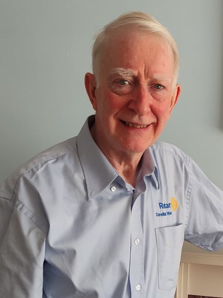 Dawlish Water Rotarian and ShelterBox Ambassador Gray O’Hanlon