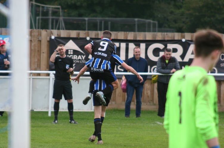 Pullman swamps the fourth Spurs scorer Finn Pearse