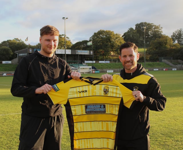 Buckland boss reunites with Simmonds