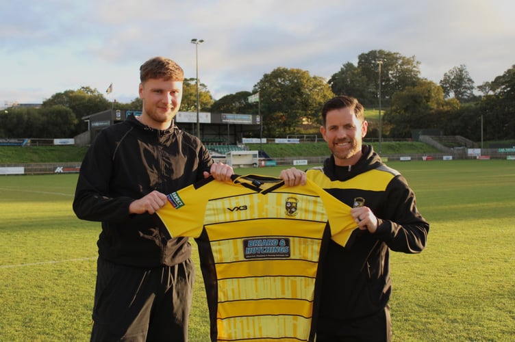 Buckland Athletic sign Jamie Simmonds