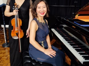 A rich tapestry of sounds from two international musicians