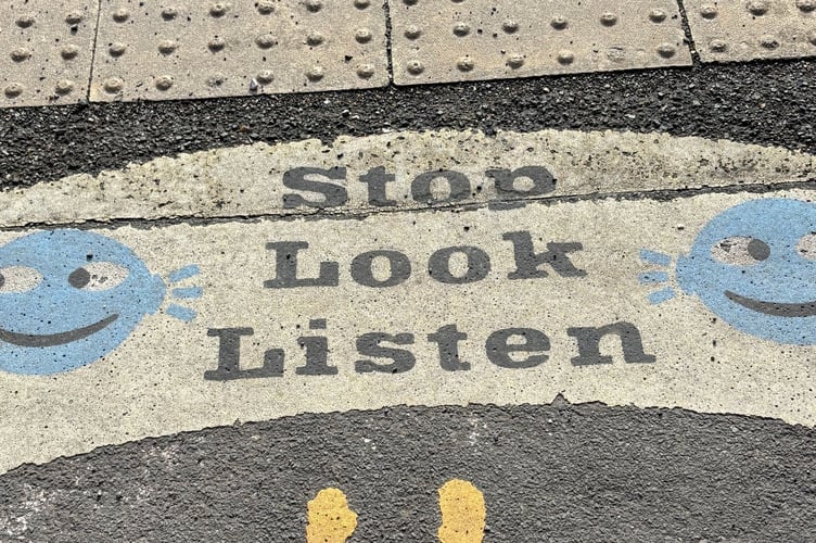 Stop, look listen crossing point on New Road but no actual crossing. Photo Alan Connett 