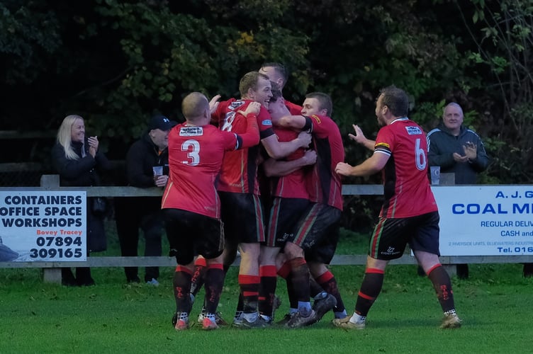 Bovey 4 Corsham 1 08-11-25