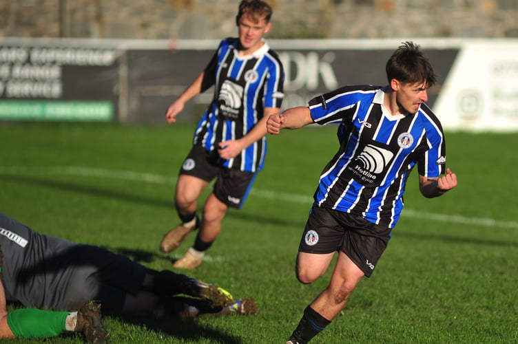 South Devon Football League Premier Division. Match action from Newton Abbot Spurs 2nds versus The Windmill FC. A 2-1 home win at The Rec for Spurs
