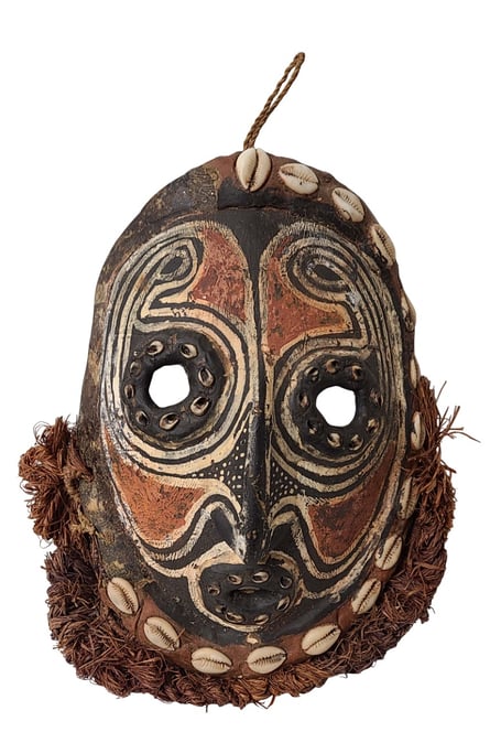 An early 20th Century Oceanic tribal turtle shell mask sold for £280