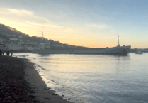 Vessel runs aground in Teign estuary