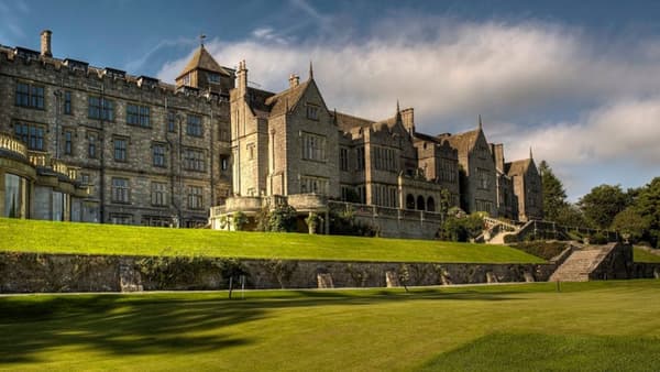 Hotel strikes gold at national tourism awards