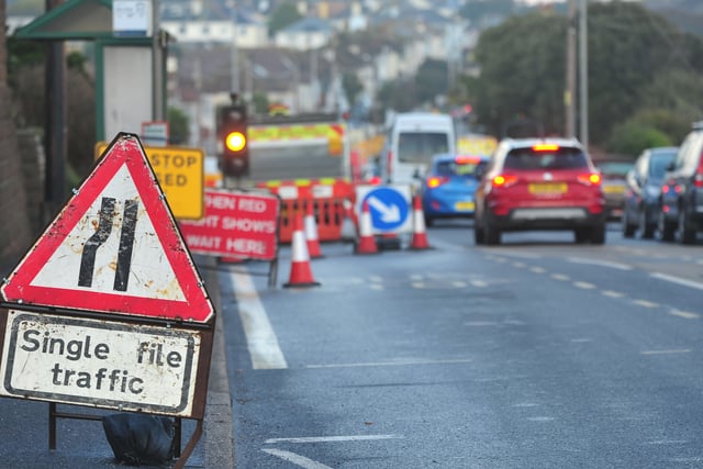 Dawlish traffic chaos continues but gas works end soon