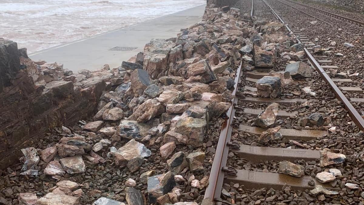 Train services back in Dawlish