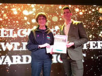 Dawlish runners donate £500 to RNLI