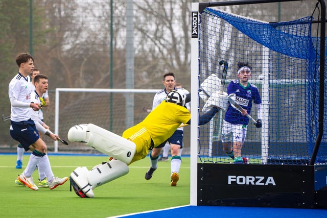 Ashmoor men edge an end-to-end clash