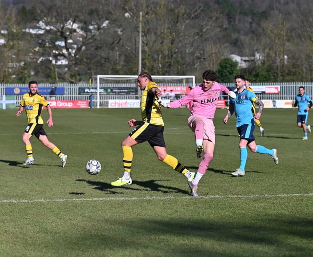 Debutant McKayle notches as Bucks draw