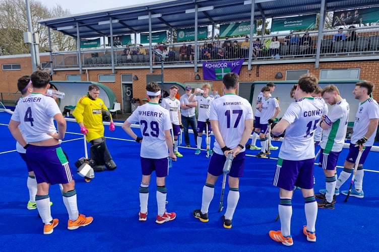 Ashmoor men's 1st XI team talk