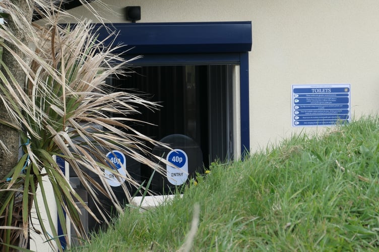 New Teignmouth toilets. Photo Chris Russell 