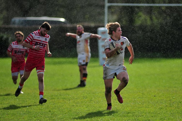 Rugby. Counties 1 Tribute Ale Western West. Newton Abbot versus Paignton. A good day Rackerhayes for the All Whites with a 45-31 win over The Cherries