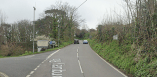 Road at Shaldon closed after bus collision 