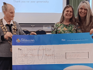 Friendship group's £1,000 cheque for hospice charity 