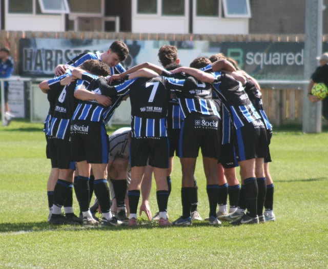 Spurs and Teignmouth conclude campaigns