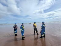 Coastguards help striken vessel 